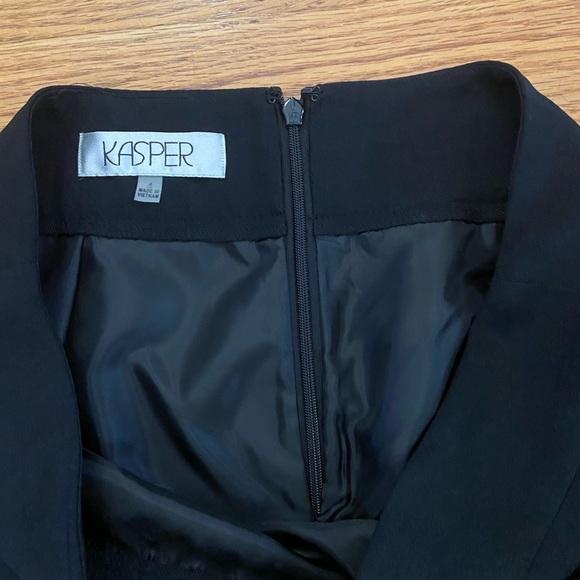 Kasper Skirt Women’s Sz 4 Black Lined Slit On Back Workwear Pencil Skirt NWT - Picture 8 of 10